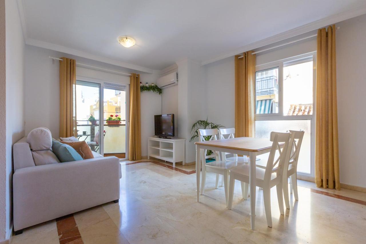 Luminoso Apartamento De Dos Habitaciones Con Terraza Y Parking En El Centro Málaga Dış mekan fotoğraf