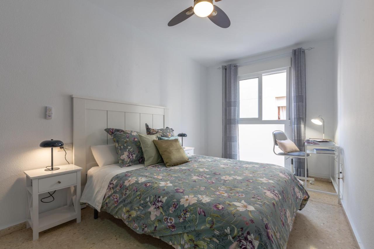 Luminoso Apartamento De Dos Habitaciones Con Terraza Y Parking En El Centro Málaga Dış mekan fotoğraf