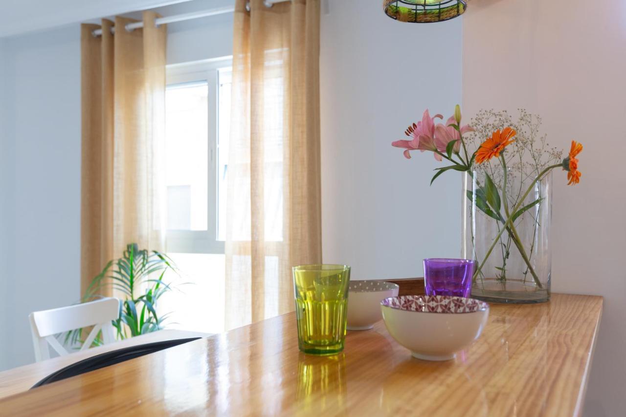 Luminoso Apartamento De Dos Habitaciones Con Terraza Y Parking En El Centro Málaga Dış mekan fotoğraf