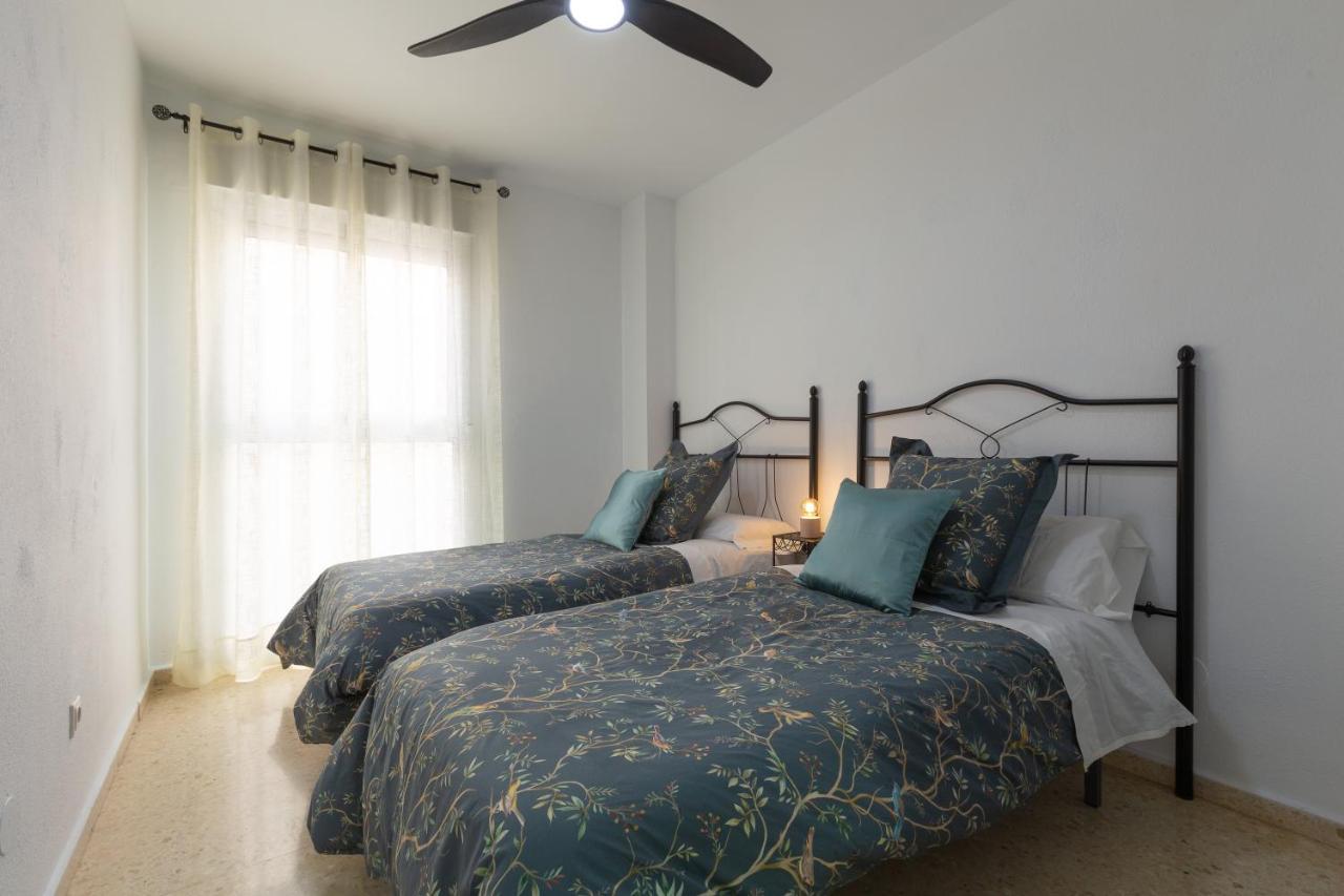 Luminoso Apartamento De Dos Habitaciones Con Terraza Y Parking En El Centro Málaga Dış mekan fotoğraf