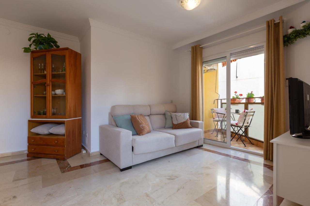 Luminoso Apartamento De Dos Habitaciones Con Terraza Y Parking En El Centro Málaga Dış mekan fotoğraf